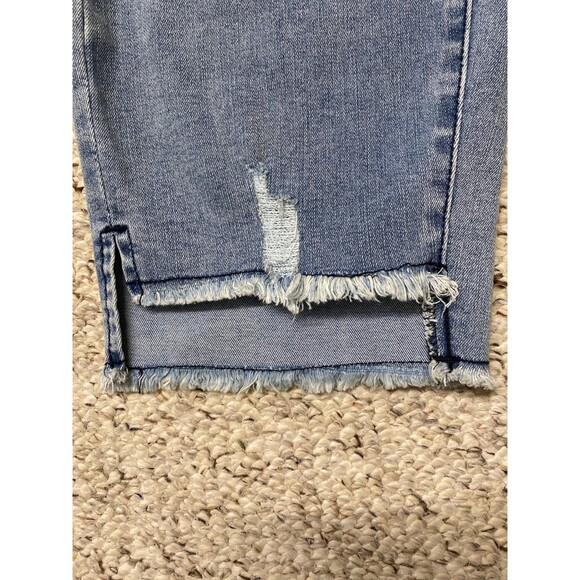 20W Judy Blue High Rise Relaxed Fit Raw Step Fray Hem - Picture 9 of 9